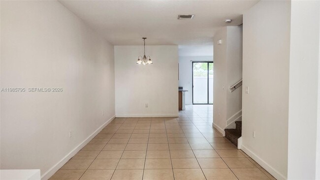 Building Photo - 470 NE 194th Terrace