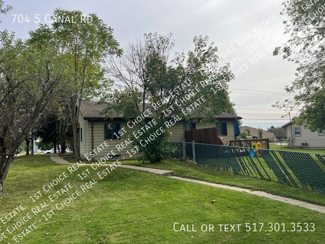 Foto del edificio - 2-BDR 1-BTH Duplex w/ Fenced Yard, Basemen...