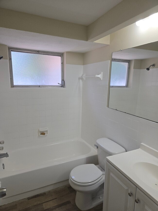 Foto del edificio - 9240 St Regis Ln
