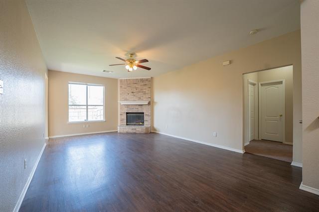 Foto del edificio - 447 Maple Grove Dr