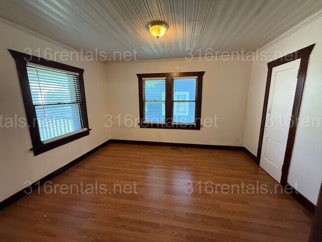 Foto del edificio - $915 - 2 bedroom / 1 bathroom - Single Fam...