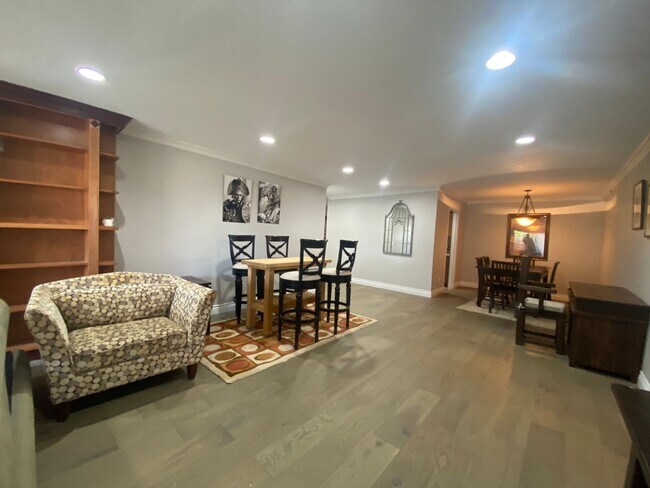 Foto del edificio - PRIME HOLLYWOOD CONDO!!! 2 Bed/2 Bath LUXU...