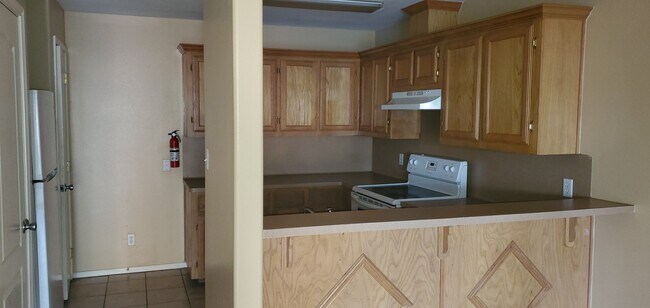 Building Photo - 1006 Lilia Dr