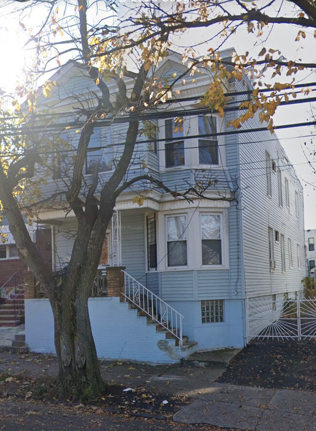 Frente - 408 14th Ave