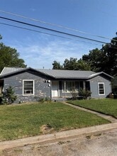 Building Photo - 708 Cooper St