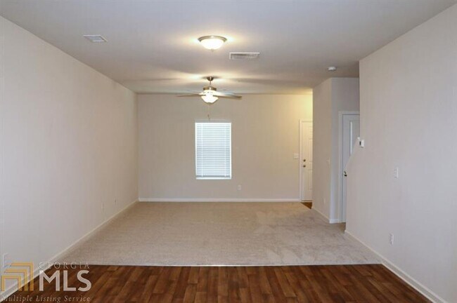 Building Photo - 2170 Cypress St NE