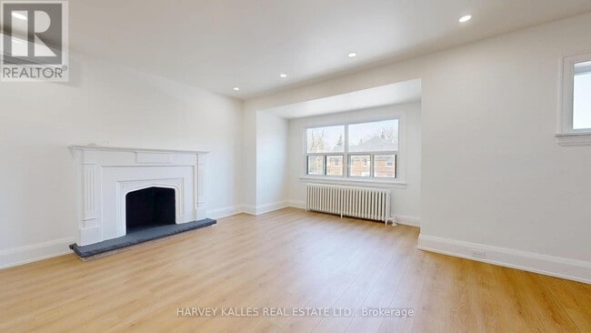 Building Photo - 1216 Avenue Rd