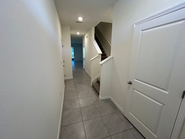 Foto del edificio - 8736 Milestone Dr