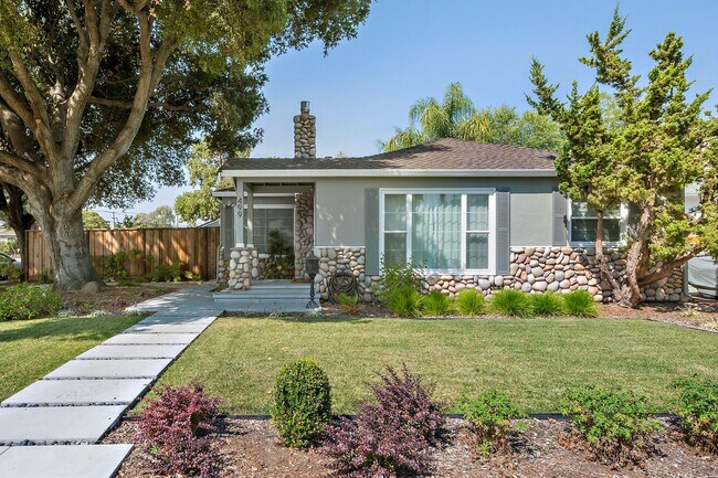 Photo - Gorgeous 3 Bedroom / 2 Bath Home on Corner...