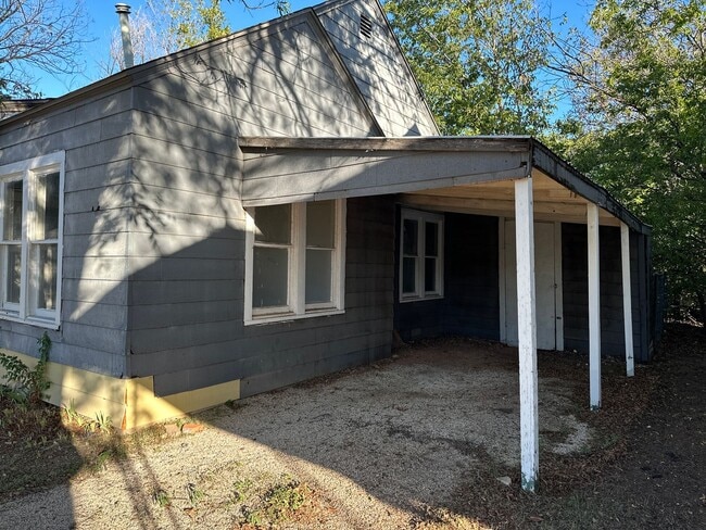 Building Photo - 2 bed 1 bath