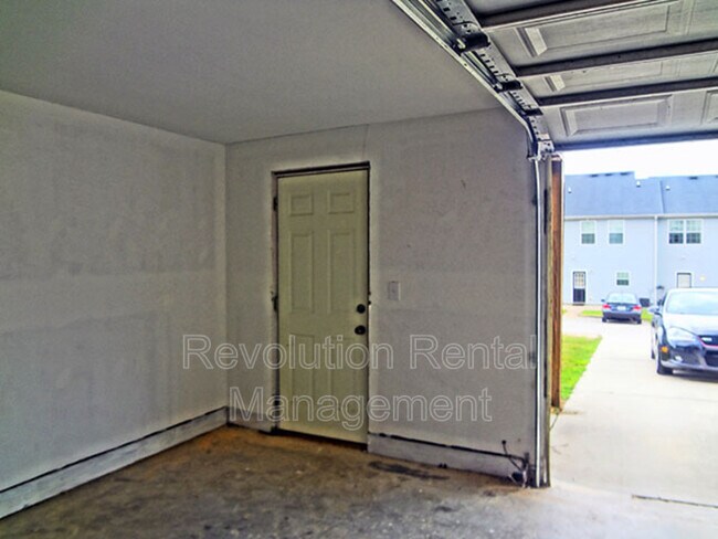 Building Photo - 121 Hawkeye Ln NW