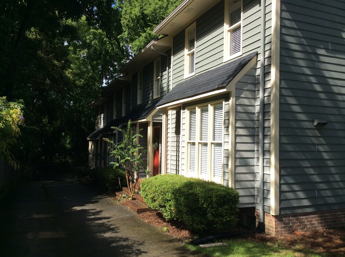 Primary Photo - 724 Athens Ave