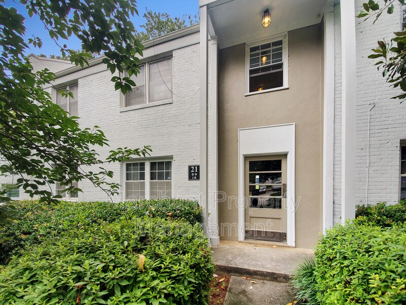 Primary Photo - 100 Lewis Dr