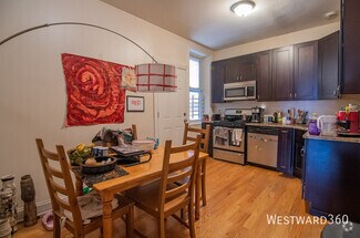 Building Photo - 3025 W Diversey Ave