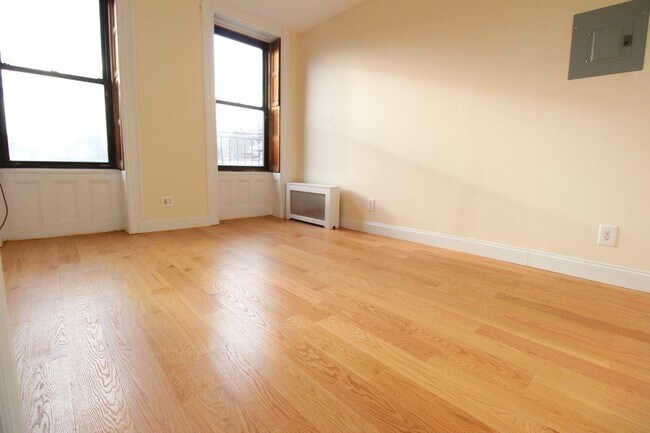 Foto del edificio - 485 Columbus Avenue