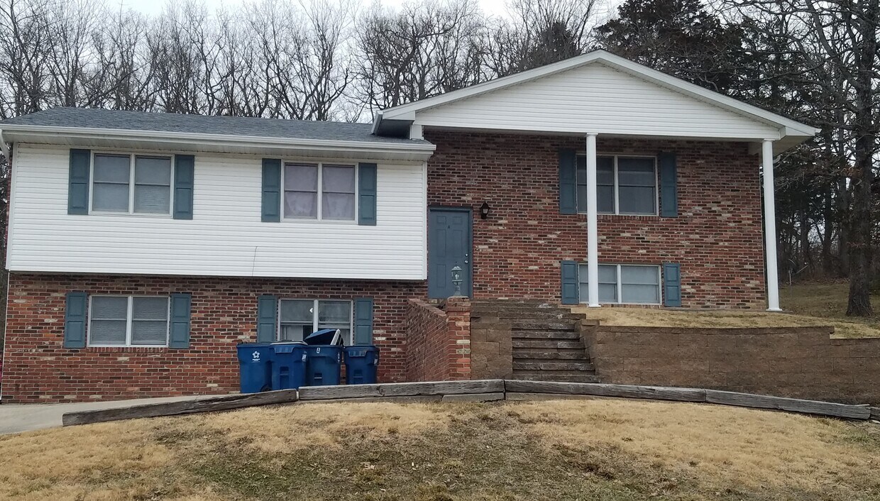 Foto principal - 2207 Weathered Rock Rd