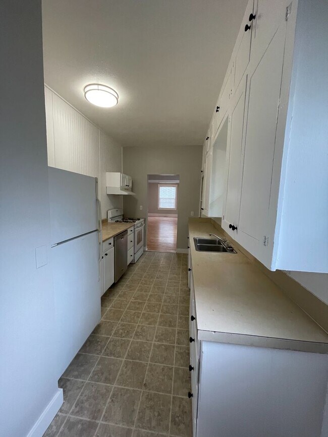 Foto del edificio - PRELEASE:  5 bdrm/2 bath near Park, WWU and Downtown