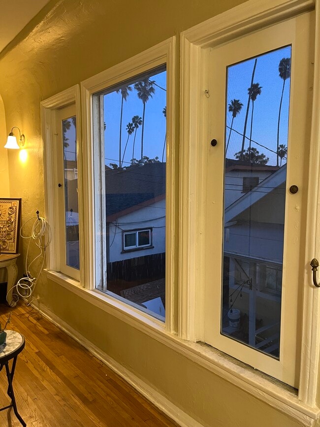 Building Photo - 3425 1/2 E 5th St