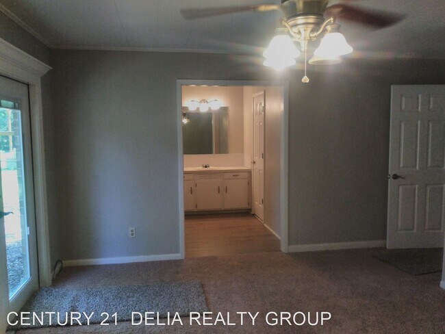 Foto del edificio - 3 br, 2 bath House - 110 Nolan St.