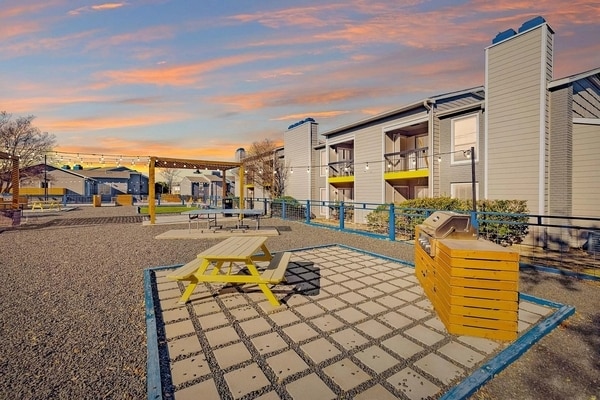 Building Photo - The Wren Apartments