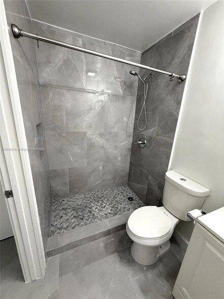 Foto del edificio - 624 Westward Dr