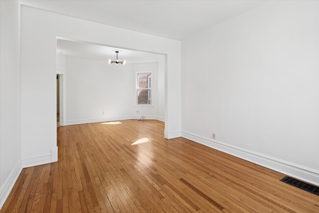 Foto del edificio - 1931 N Kostner Ave