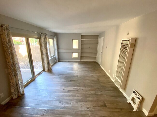 Building Photo - Large One Bedroom For Rent - Huntington Beach
