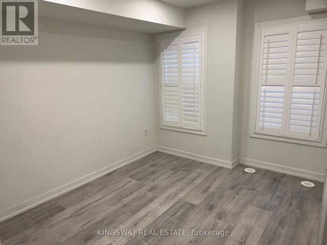 Building Photo - 3550 Colonial Dr