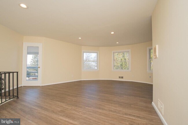 Building Photo - 7318 Riverhill Rd