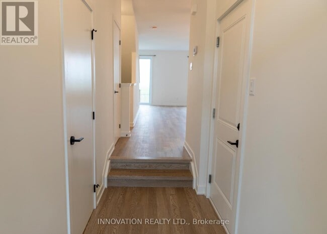 Building Photo - 775 Maverick Cres