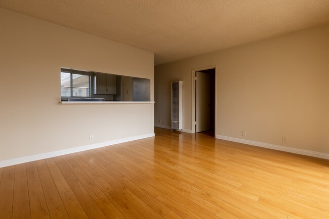 Building Photo - 6255 Fulton Ave