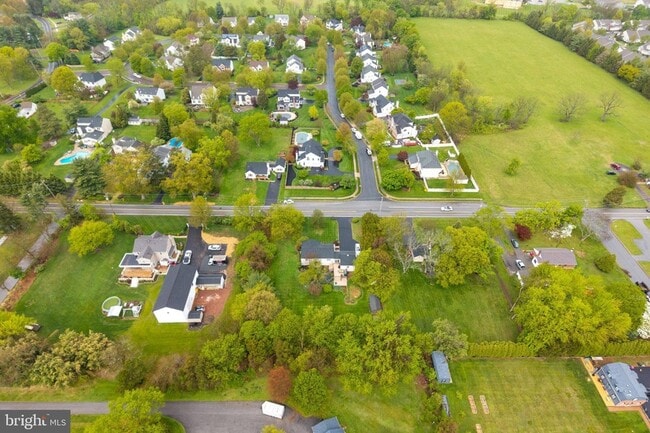 Foto del edificio - 70 Level Rd