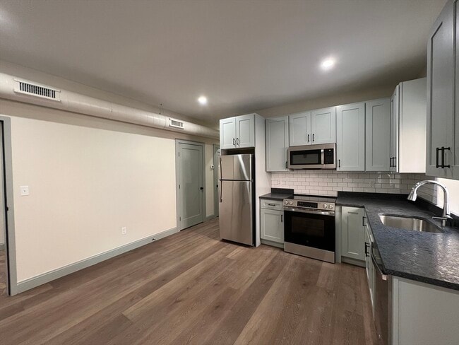 Foto del edificio - 160 Seabury St