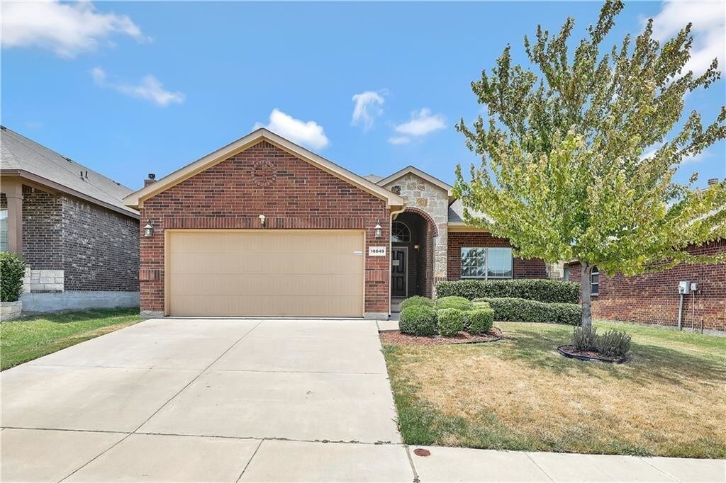 10849 Emerald Park Ln, Haslet, TX 76052