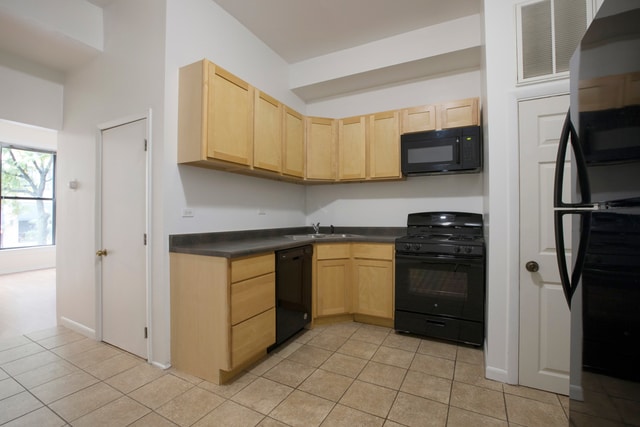 Primary Photo - 1312 S WABASH Ave