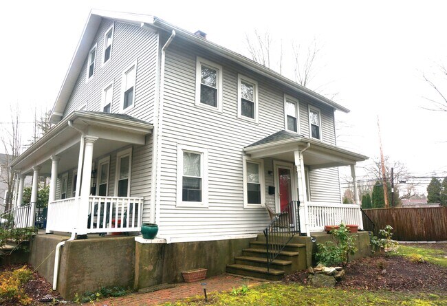 Building Photo - 155 Church St