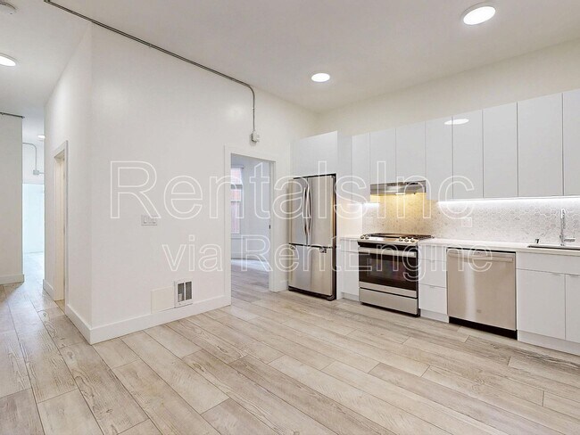 Foto del edificio - 759 6th Ave