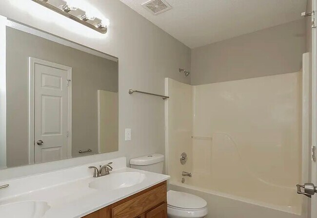 Foto del edificio - 9133 Whittel Pl