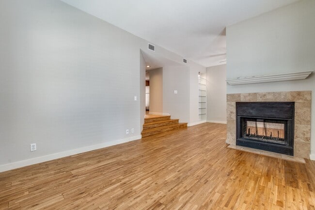 Adorable 1 bedroom 1 bath condo with spaci... - Adorable 1 bedroom 1 bath condo with spaci...