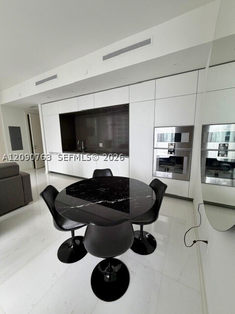 Foto del edificio - 300 Biscayne Blvd