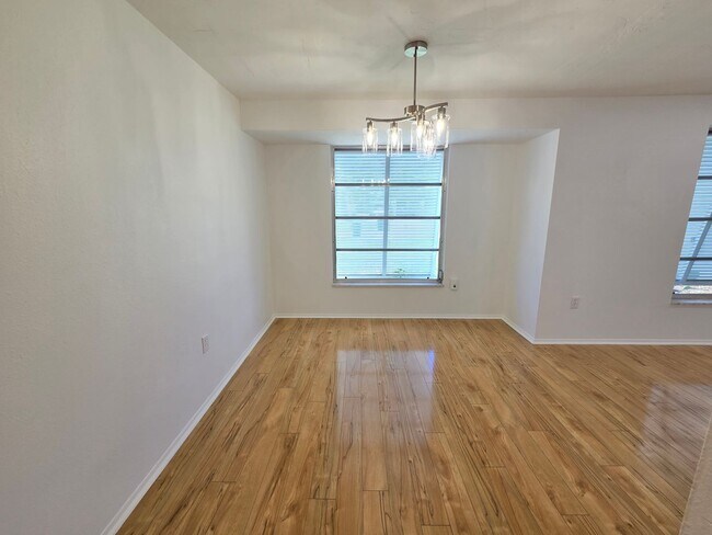 Building Photo - Charming 2 Bed / 2 Bath Home in Venice Gar...