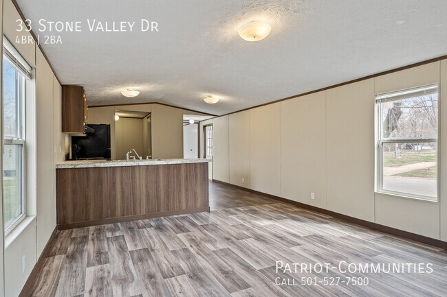 Foto del edificio - 33 Stone Valley Dr