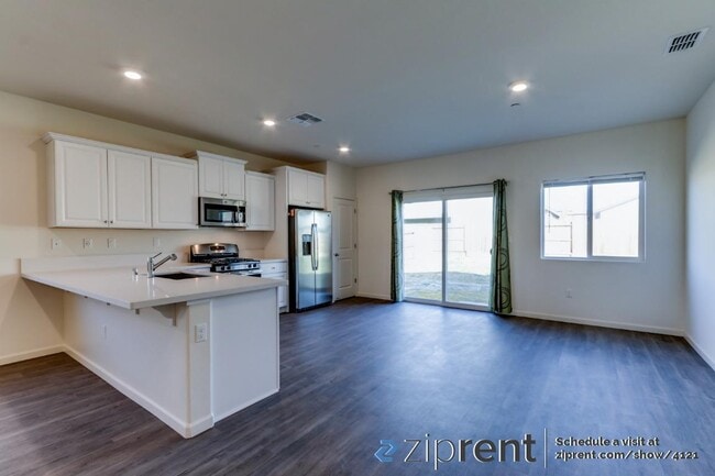 Building Photo - 519 Bedrosian Ave