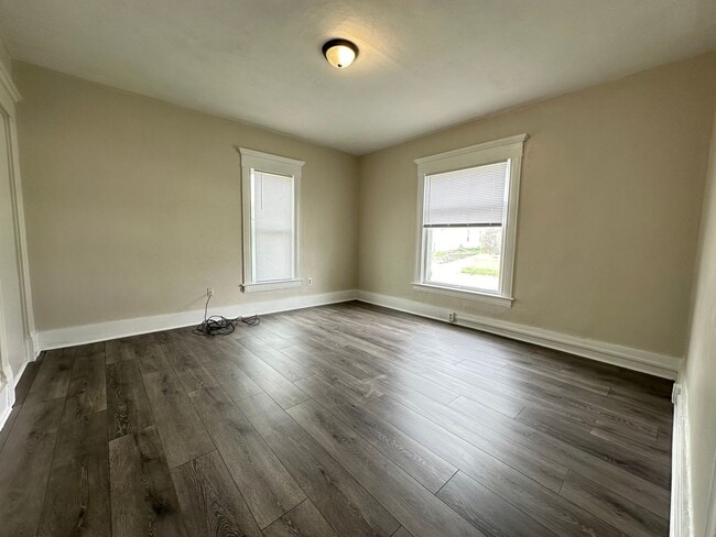 Building Photo - 207 K St