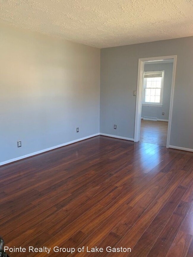 Building Photo - 3 br, 2 bath House - 214 E York Dr.