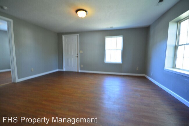 Building Photo - 2 br, 1 bath House - 526 N Warren Avenue