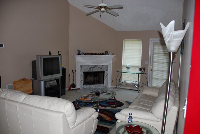 Foto del edificio - 1444 Bentley Ridge Ct