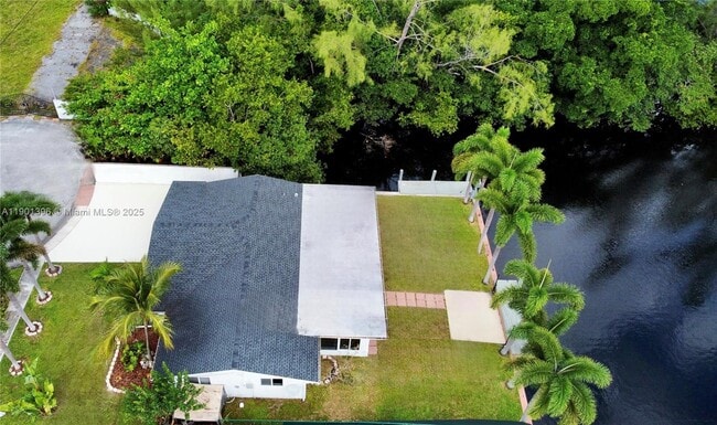 Foto del edificio - 4500 SW 42nd Terrace