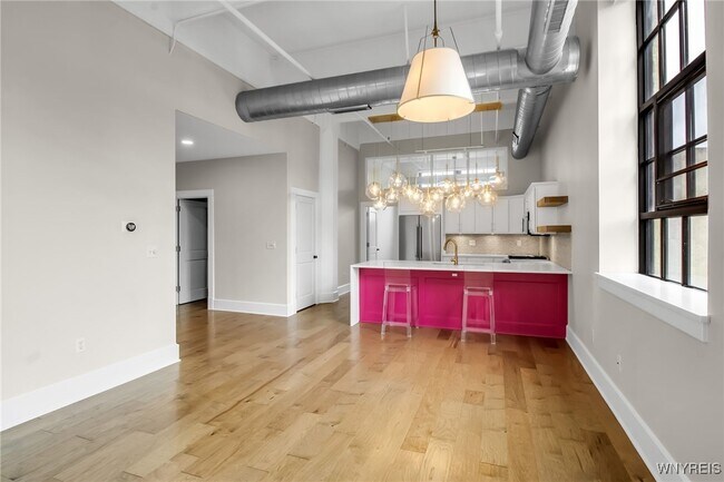 Building Photo - 210 Ellicott St