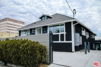 Building Photo - 1036 N Bonnie Brae St